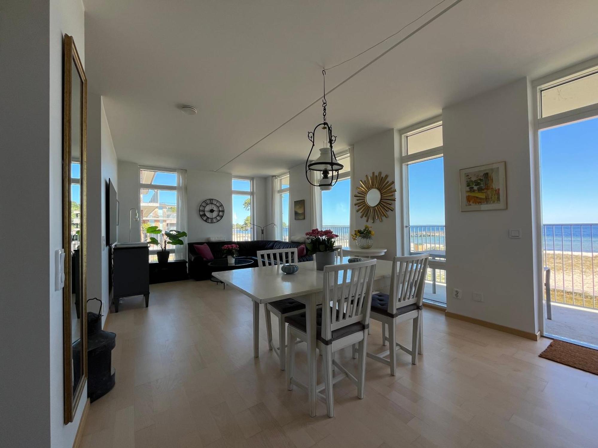 Ahusbrygga Apartment Hotel Εξωτερικό φωτογραφία