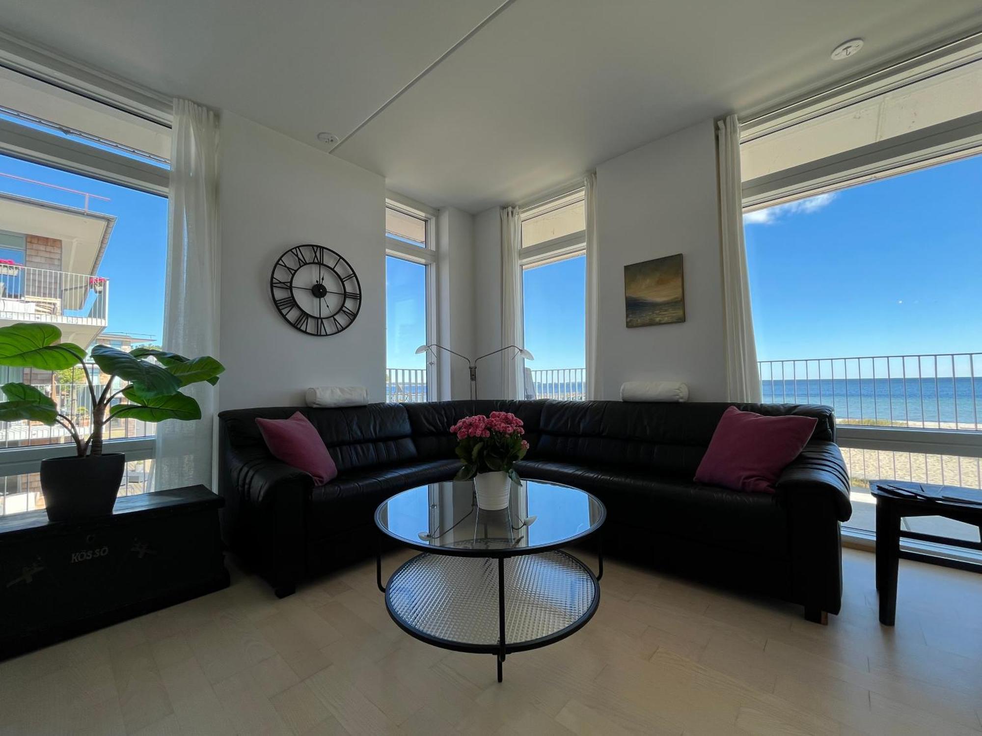 Ahusbrygga Apartment Hotel Εξωτερικό φωτογραφία